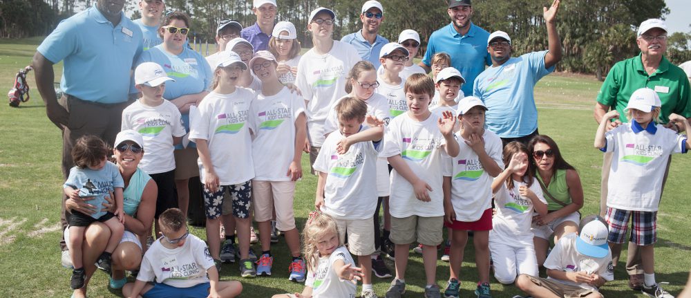 Jordan Spieth lends a hand to a caddie with a heartfelt mission